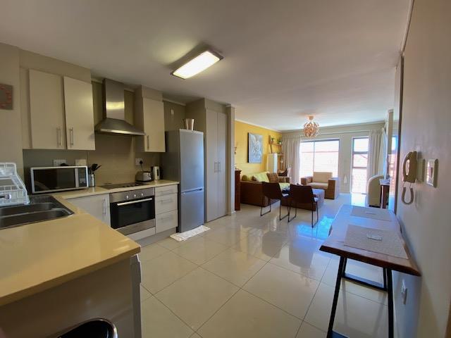 To Let 2 Bedroom Property for Rent in Sea Point Western Cape